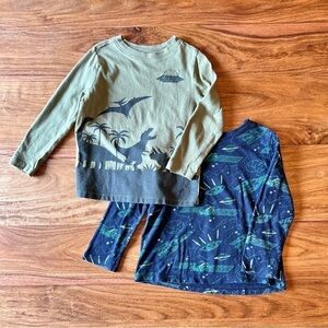 Old Navy Outer Space & Dinosaur Aliens Long Sleeve T-Shirt x2 Bundle